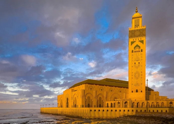 Morocco Itinerary 4 Days exploring the Sahara Desert, Atlas Mountains, and traditional Moroccan villages